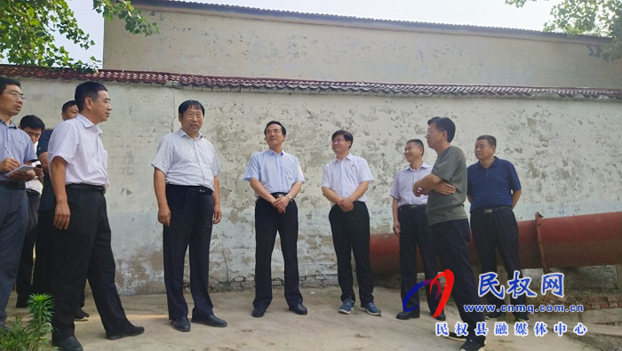 省抗旱抢种保苗指导工作第一组组长、省农业农村厅党组成员、总农艺师王俊忠到民权县开展抗旱抢种保苗指导工作 省抗旱抢种保苗指导工作第一组组长、省农业农村厅党组成员、总农艺师王俊忠到民权县开展抗旱抢种保苗指导工作