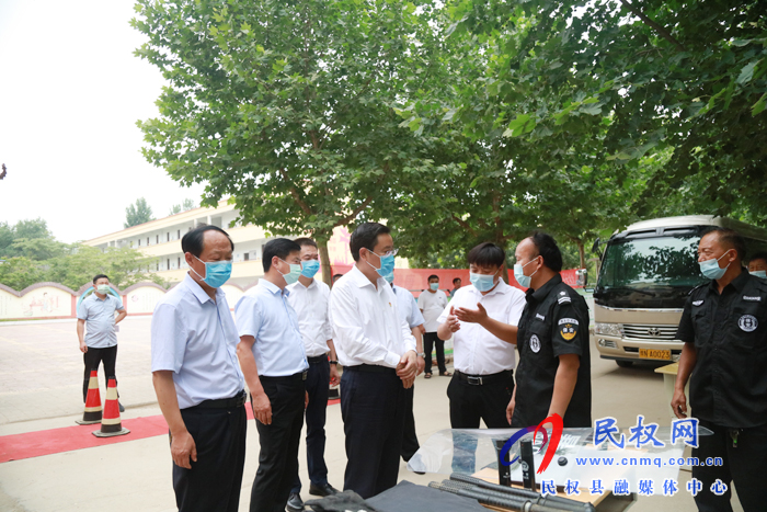 市人大常委会副主任、县委书记姬脉常深入白云寺镇督导检查学校食品安全工作 市人大常委会副主任、县委书记姬脉常深入白云寺镇督导检查学校食品安全工作