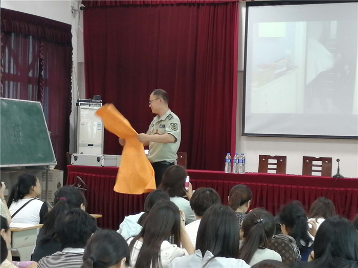 民权县第三小学举行主题为“认识消防 珍惜生命”专题讲座 民权县第三小学举行主题为“认识消防 珍惜生命”专题讲座