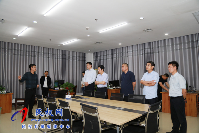 县委常委、宣传部长屠志远到融媒体中心调研指导工作