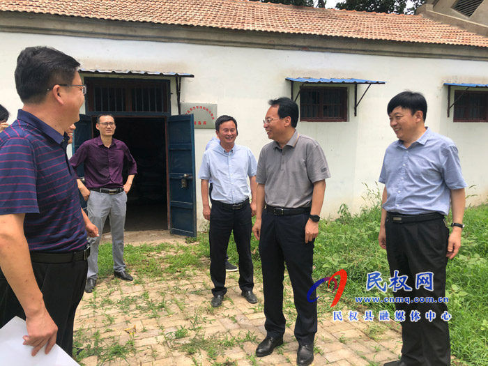 县委常委、常务副县长李启峰开展巡河和检查防汛物资储备工作情况 县委常委、常务副县长李启峰开展巡河和检查防汛物资储备工作情况