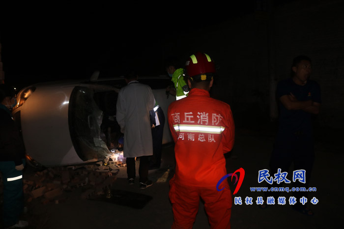 警医联动显奇效:民权交警大队交通事故警医联合救援快速高效 警医联动显奇效:民权交警大队交通事故警医联合救援快速高效
