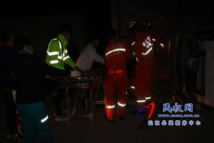 警医联动显奇效:民权交警大队交通事故警医联合救援快速高效 警医联动显奇效:民权交警大队交通事故警医联合救援快速高效