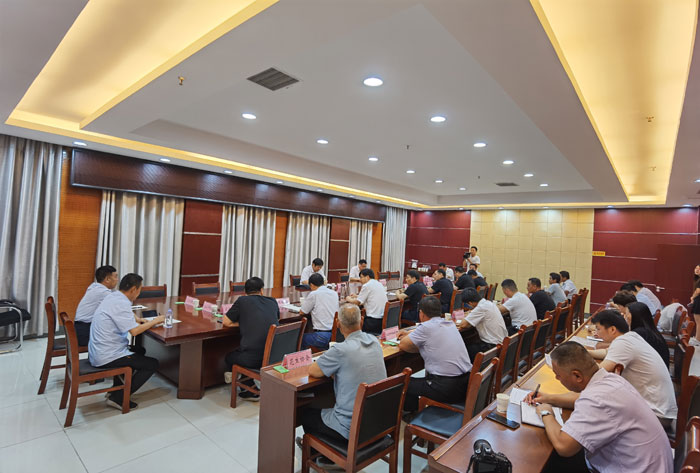我县召开优质花生生产座谈会 我县召开优质花生生产座谈会