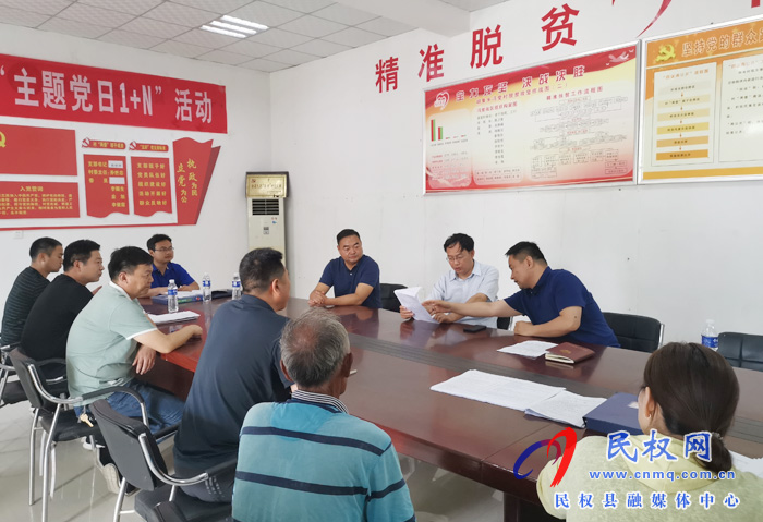 县委常委、纪委书记、监察委主任张亚光深入到胡集乡督导调研脱贫攻坚工作 县委常委、纪委书记、监察委主任张亚光深入到胡集乡督导调研脱贫攻坚工作