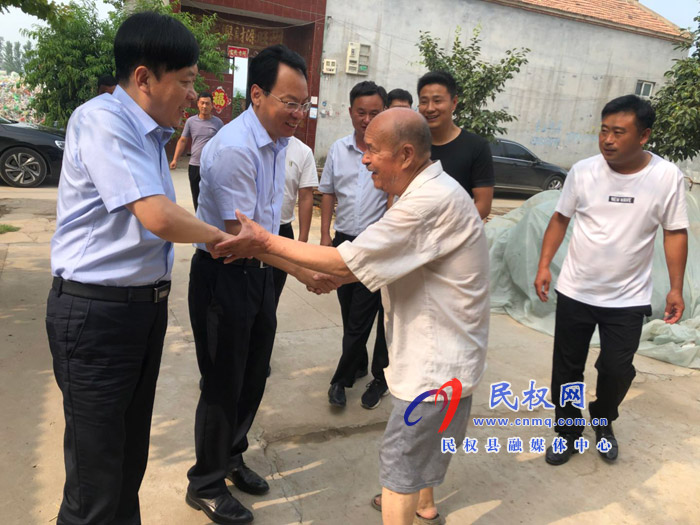 县委常委、常务副县长李启峰到林七乡开展“三•五”基层工作日活动 县委常委、常务副县长李启峰到林七乡开展“三•五”基层工作日活动