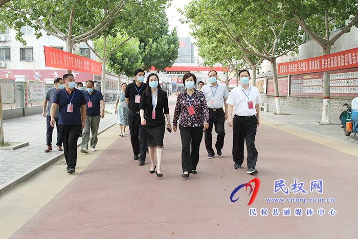 副市长岳爱云到我县查看高考考务工作 副市长岳爱云到我县查看高考考务工作