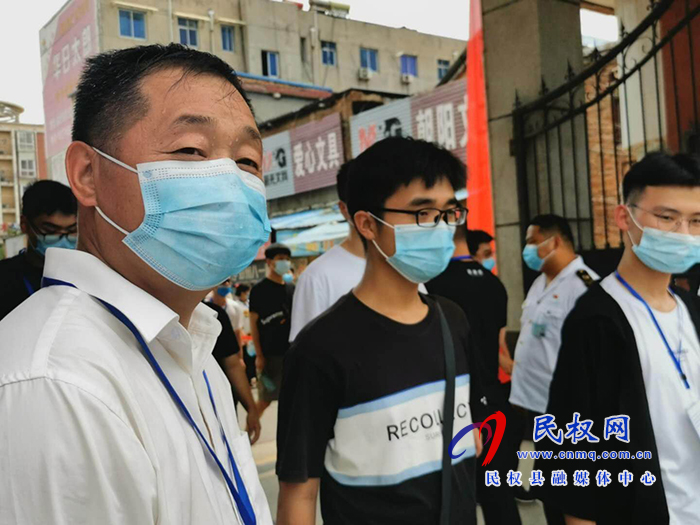 高温下的坚守 高温下的坚守