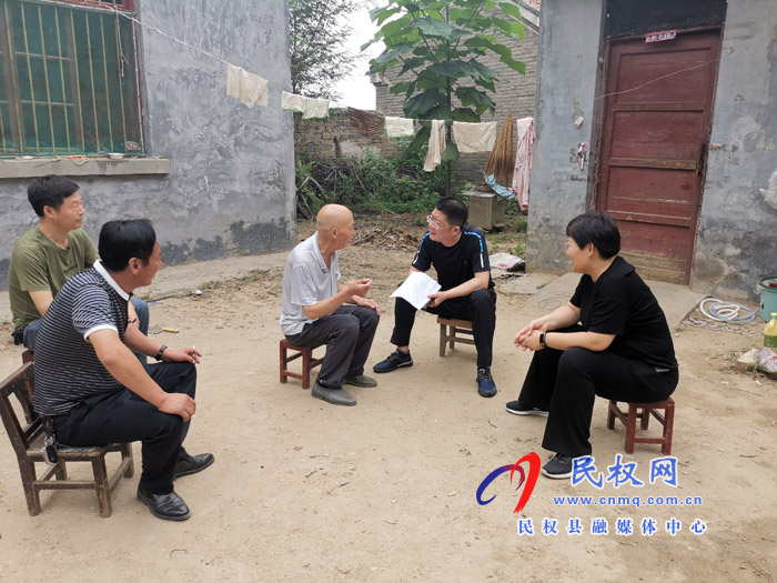 县人大常委会副主任李勇到王庄寨镇开展脱贫攻坚普查工作 县人大常委会副主任李勇到王庄寨镇开展脱贫攻坚普查工作