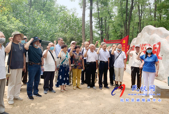 郑州果树研究所到我县开展主题党日活动 郑州果树研究所到我县开展主题党日活动