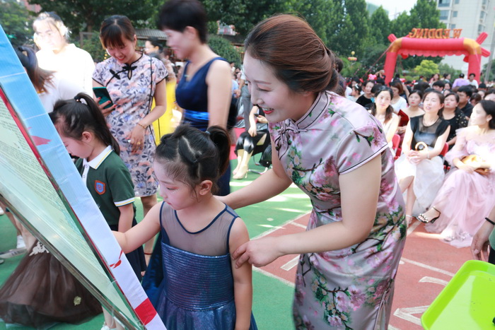 满满的仪式感!民权东区实验幼儿园迎来毕业季 满满的仪式感!民权东区实验幼儿园迎来毕业季