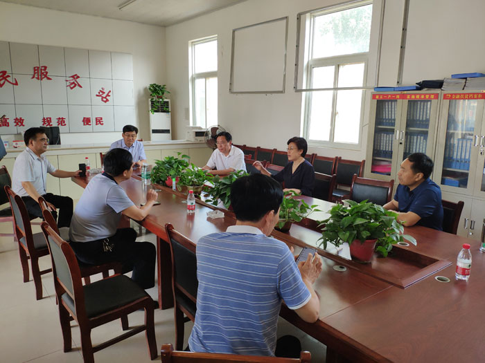 市委副书记陈向平到我县调研脱贫攻坚工作 市委副书记陈向平到我县调研脱贫攻坚工作