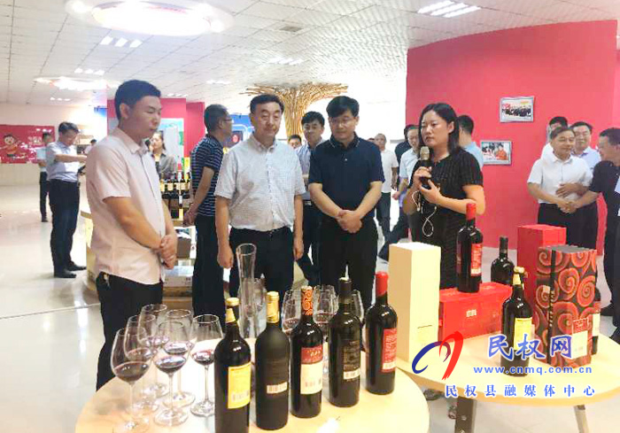光明食品(集团)有限公司副总裁许如庆到我县参观考察 光明食品(集团)有限公司副总裁许如庆到我县参观考察