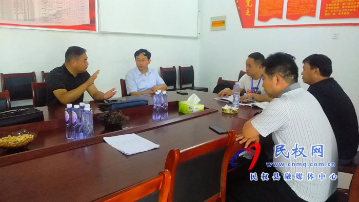 县委常委、纪委书记、监察委主任张亚光到胡集乡察看脱贫攻坚普查工作进展情况 县委常委、纪委书记、监察委主任张亚光到胡集乡察看脱贫攻坚普查工作进展情况