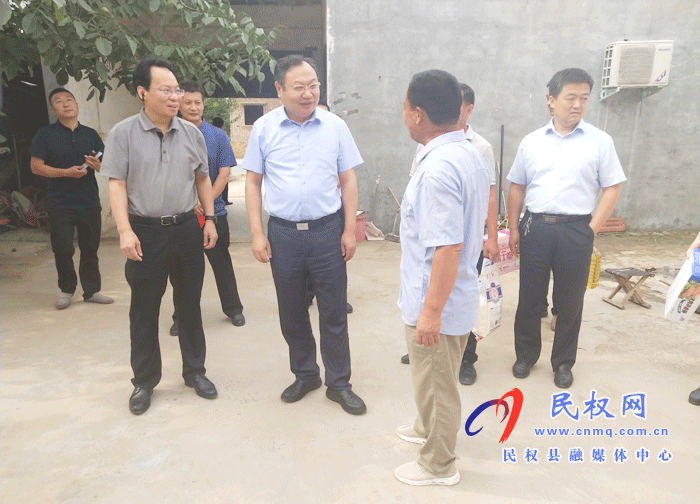 市委常委、常务副市长吴祖明到我县走访慰问军人重点优抚对象 市委常委、常务副市长吴祖明到我县走访慰问军人重点优抚对象