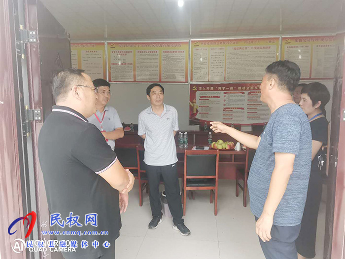 县委常委、组织部长何玉明到褚庙乡调研脱贫攻坚普查工作 县委常委、组织部长何玉明到褚庙乡调研脱贫攻坚普查工作