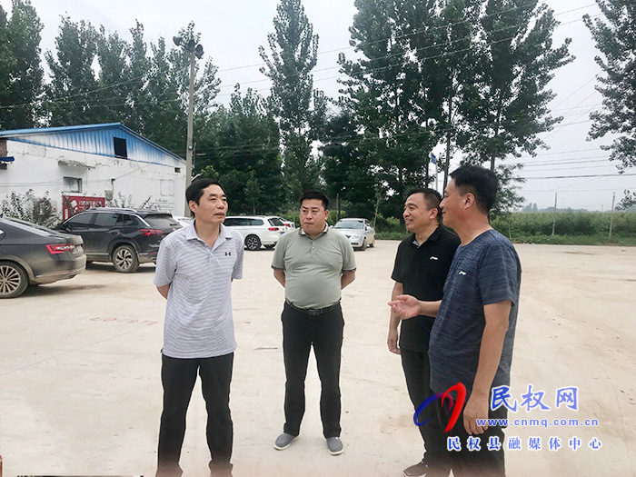 县委常委、组织部长何玉明到褚庙乡调研脱贫攻坚普查工作 县委常委、组织部长何玉明到褚庙乡调研脱贫攻坚普查工作