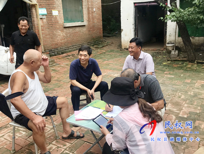 县委常委、组织部长何玉明到褚庙乡督导检查脱贫攻坚和防汛工作 县委常委、组织部长何玉明到褚庙乡督导检查脱贫攻坚和防汛工作