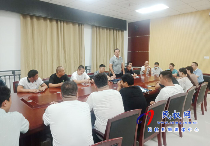 商丘市党员示范培训班学员开展分组讨论活动 商丘市党员示范培训班学员开展分组讨论活动
