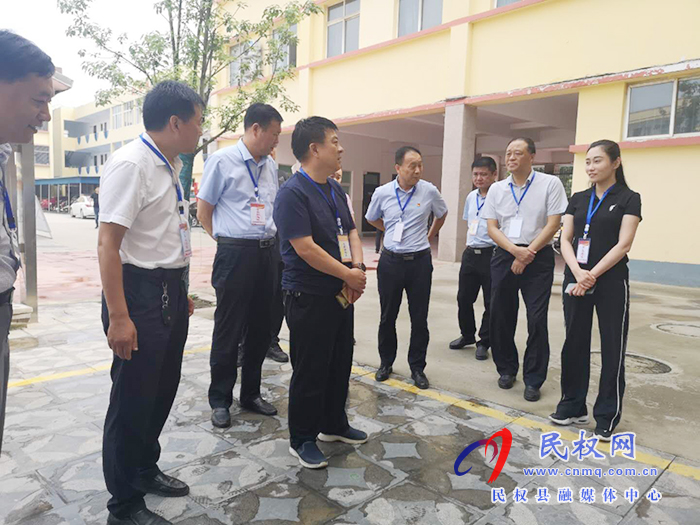 市纪委四室主任耿筠清、市纪委驻教体局组长洪军到我县检查指导特岗教师招聘面试工作 市纪委四室主任耿筠清、市纪委驻教体局组长洪军到我县检查指导特岗教师招聘面试工作