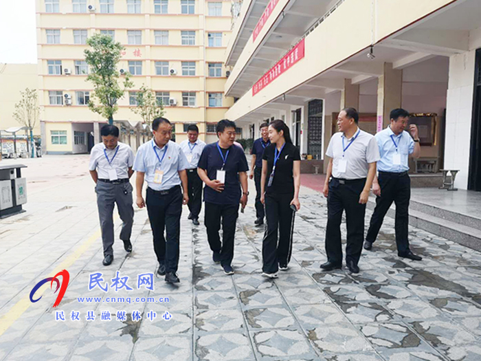 市纪委四室主任耿筠清、市纪委驻教体局组长洪军到我县检查指导特岗教师招聘面试工作 市纪委四室主任耿筠清、市纪委驻教体局组长洪军到我县检查指导特岗教师招聘面试工作