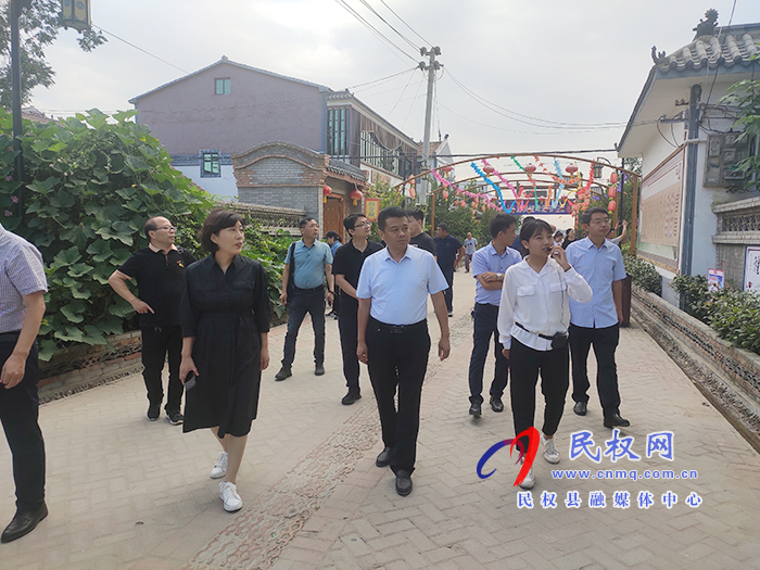 “农媒总编走基层 乡村振兴中原行”采访团到我县部分乡镇进行采风 “农媒总编走基层 乡村振兴中原行”采访团到我县部分乡镇进行采风