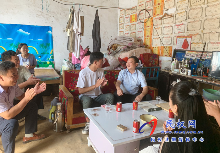 爱心企业慰问高考学子 爱心企业慰问高考学子