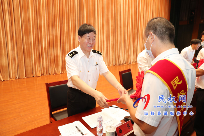 我县举行庆祝第36个教师节暨教育体育工作表彰大会 我县举行庆祝第36个教师节暨教育体育工作表彰大会