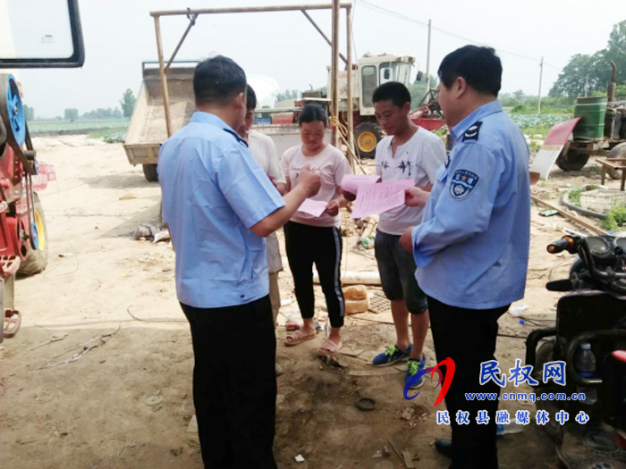 县农机部门:安全生产到一线 三秋作业保平安 县农机部门:安全生产到一线 三秋作业保平安