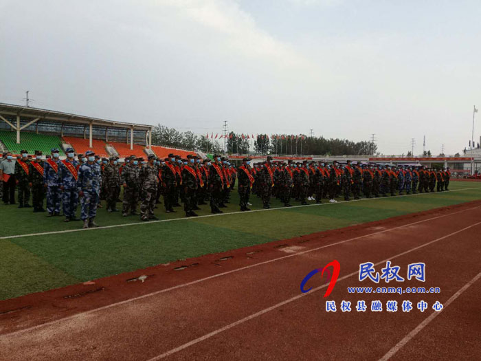 我县欢送200余名新兵入伍 我县欢送200余名新兵入伍