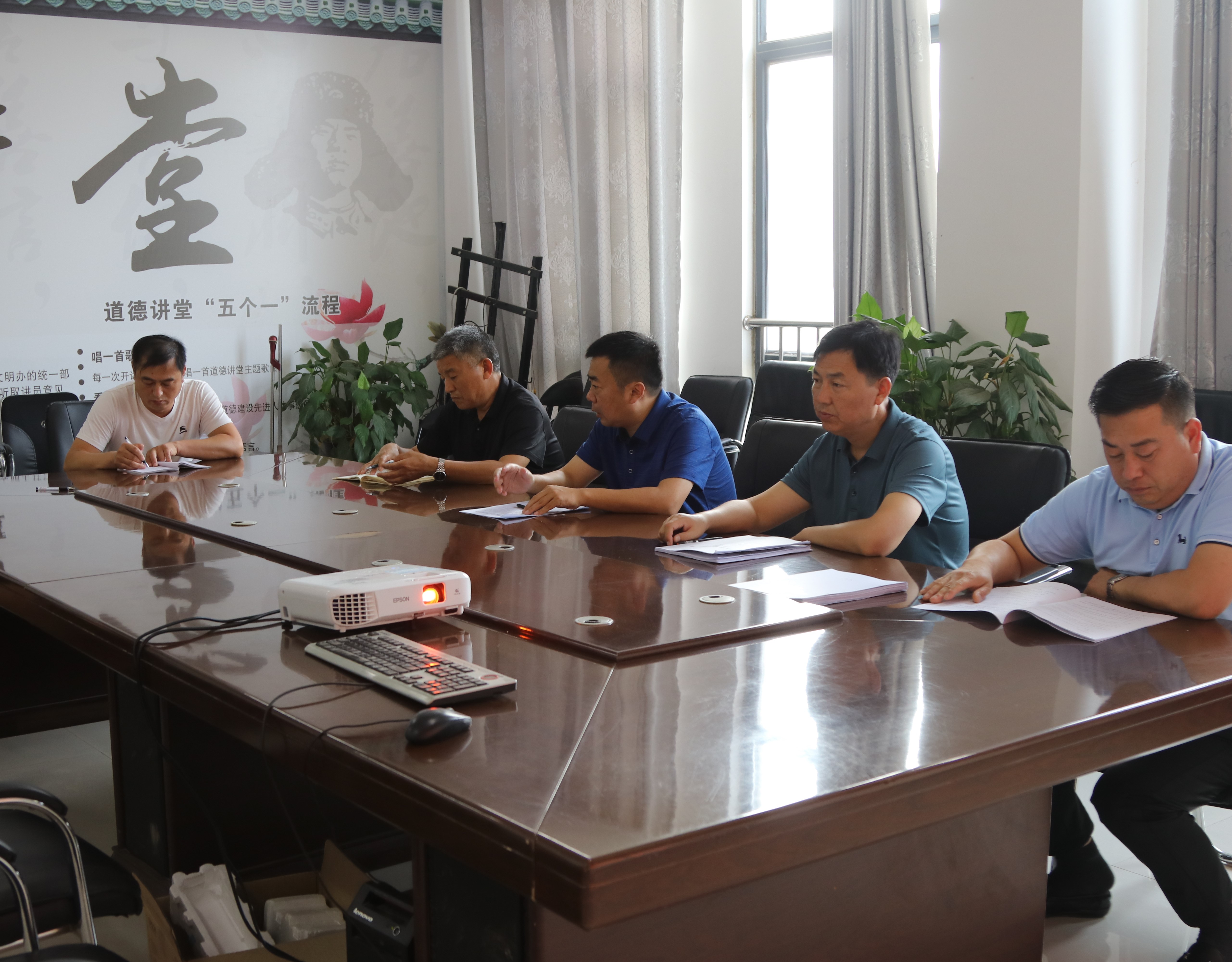 县林业发展服务中心迅速传达贯彻省市县安全生产委员会全体会议暨安全生产工作会议精神 县林业发展服务中心迅速传达贯彻省市县安全生产委员会全体会议暨安全生产工作会议精神