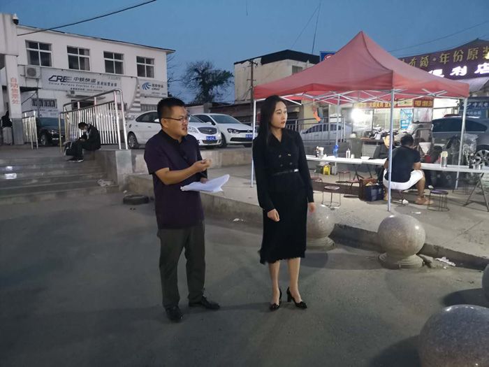 副县长朱琳走访慰问坚守一线的交通劝导志愿者 副县长朱琳走访慰问坚守一线的交通劝导志愿者