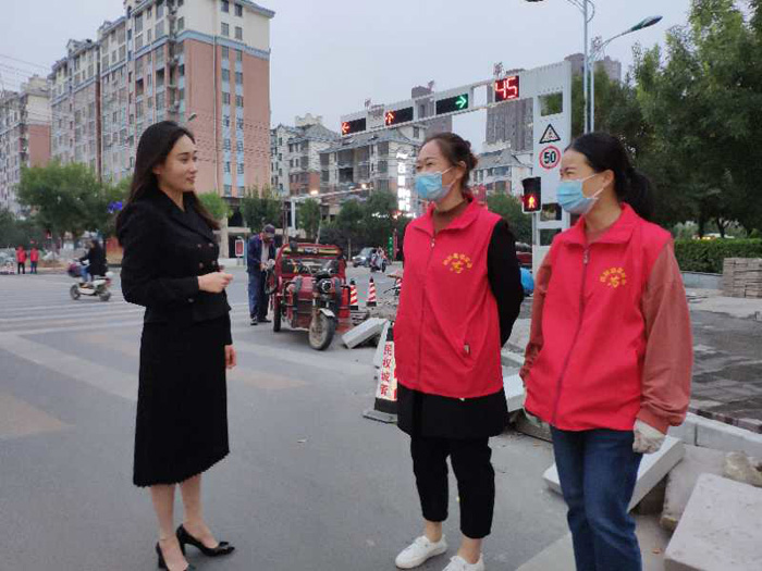 副县长朱琳走访慰问坚守一线的交通劝导志愿者 副县长朱琳走访慰问坚守一线的交通劝导志愿者