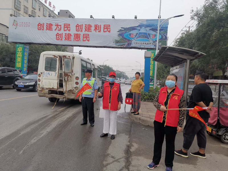 县住建局积极开展文明交通劝导志愿服务活动 县住建局积极开展文明交通劝导志愿服务活动