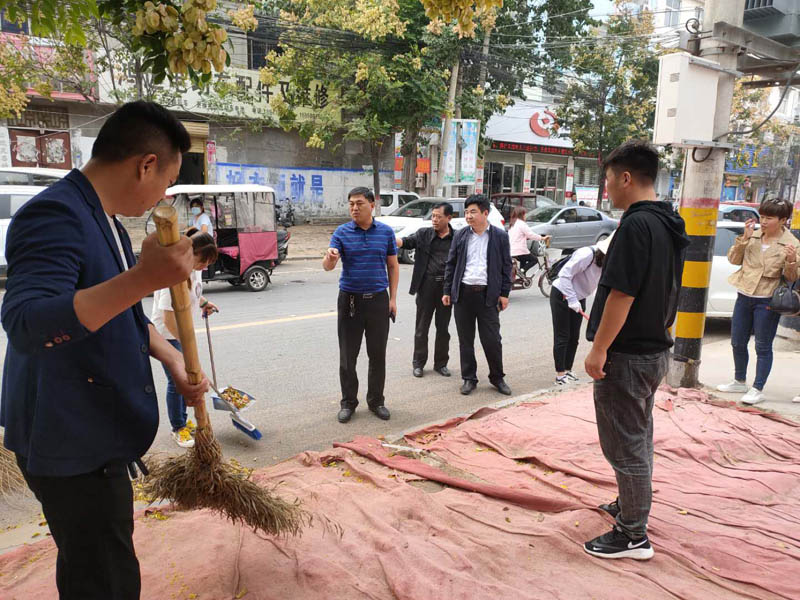 县住建局创建文明城在行动