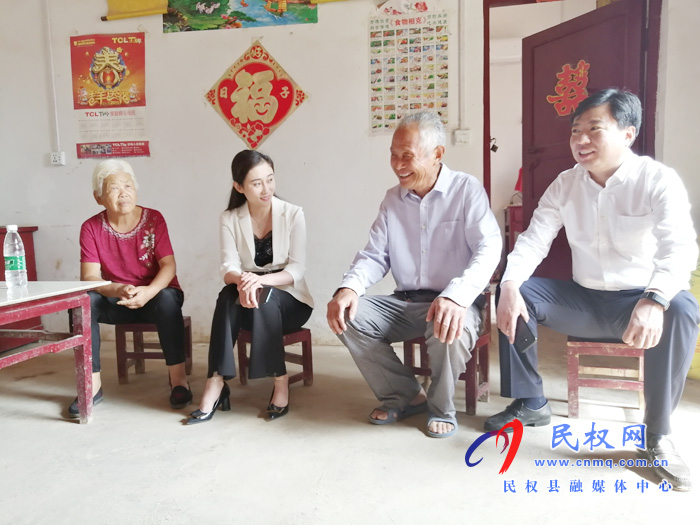 副县长朱琳到老颜集乡走访慰问退休教师 副县长朱琳到老颜集乡走访慰问退休教师