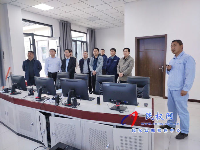 市人大常委会副主任、县委书记姬脉常查看我县重点项目建设情况和部门节假日值班值守情况 市人大常委会副主任、县委书记姬脉常查看我县重点项目建设情况和部门节假日值班值守情况