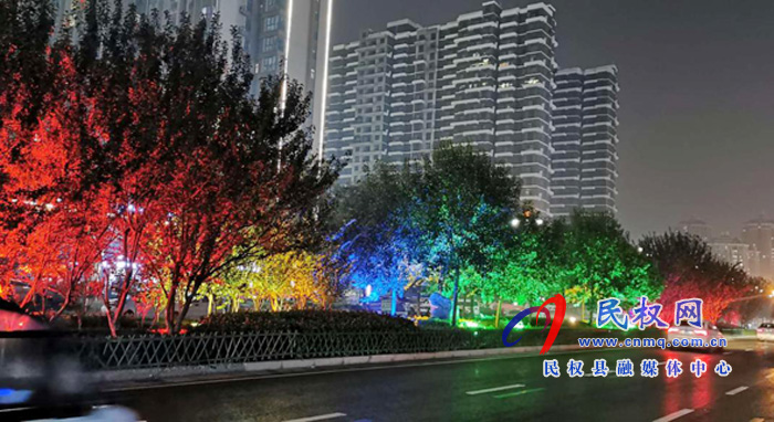 城管局路灯所加强城区亮化、美化,为创建全国文明城(提名城市)工作增光添彩 城管局路灯所加强城区亮化、美化,为创建全国文明城(提名城市)工作增光添彩