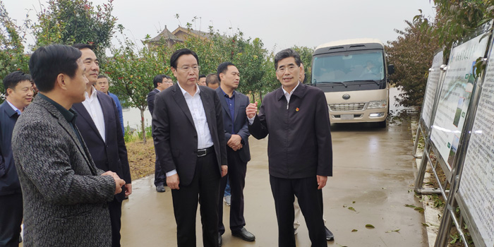 副省长、市委书记王战营到我县开展“三·五”基层工作日活动 副省长、市委书记王战营到我县开展“三·五”基层工作日活动