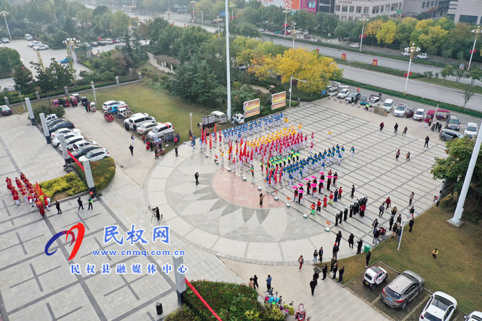 河南民权:快步行走 乐怀阳光 河南民权:快步行走 乐怀阳光
