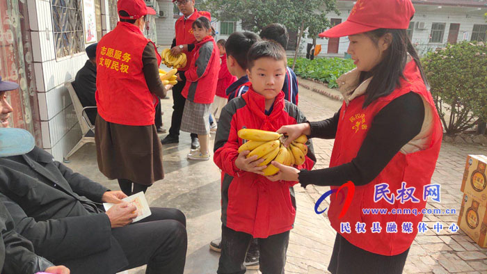 林七乡新时代文明志愿者携手司庄小学开展重阳节公益探访活动 林七乡新时代文明志愿者携手司庄小学开展重阳节公益探访活动