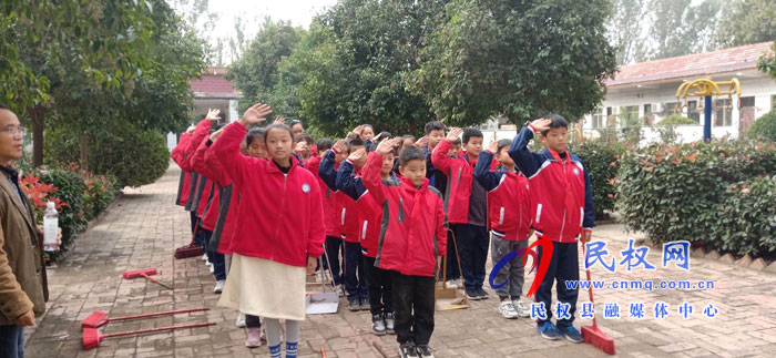 林七乡新时代文明志愿者携手司庄小学开展重阳节公益探访活动 林七乡新时代文明志愿者携手司庄小学开展重阳节公益探访活动
