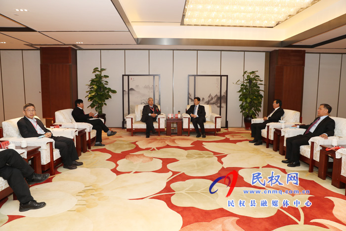 市长张建慧与参加民权第六届制冷装备博览会的嘉宾座谈 市长张建慧与参加民权第六届制冷装备博览会的嘉宾座谈