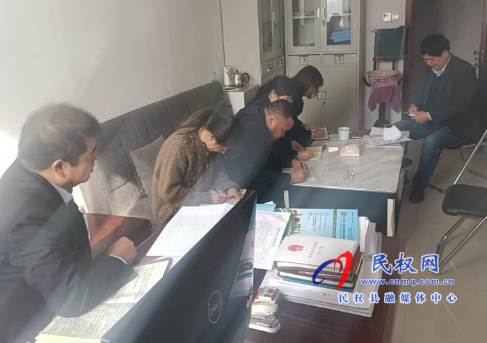 我县各乡镇、(街道办)县直各单位传达贯彻全县脱贫攻坚工作推进会议精神 我县各乡镇、(街道办)县直各单位传达贯彻全县脱贫攻坚工作推进会议精神