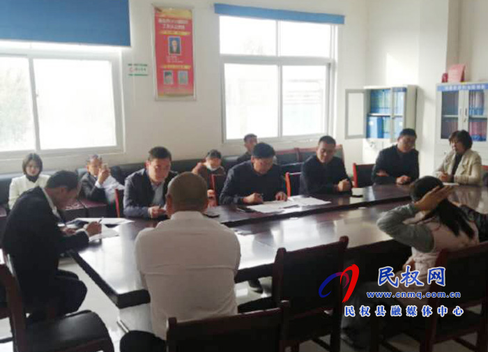 我县各乡镇、(街道办)县直各单位传达贯彻全县脱贫攻坚工作推进会议精神 我县各乡镇、(街道办)县直各单位传达贯彻全县脱贫攻坚工作推进会议精神