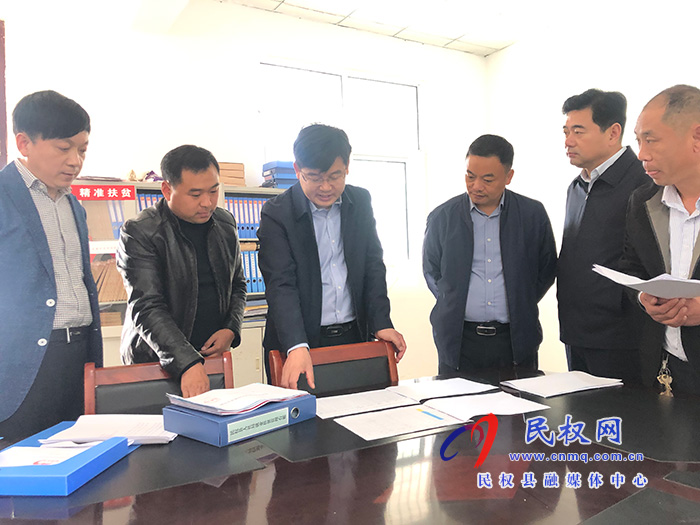县委副书记、县长张团结调研督导脱贫攻坚工作
