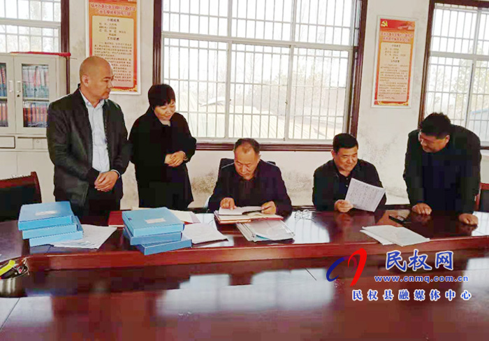 县政协主席周明河到绿洲办督导脱贫攻坚工作 县政协主席周明河到绿洲办督导脱贫攻坚工作