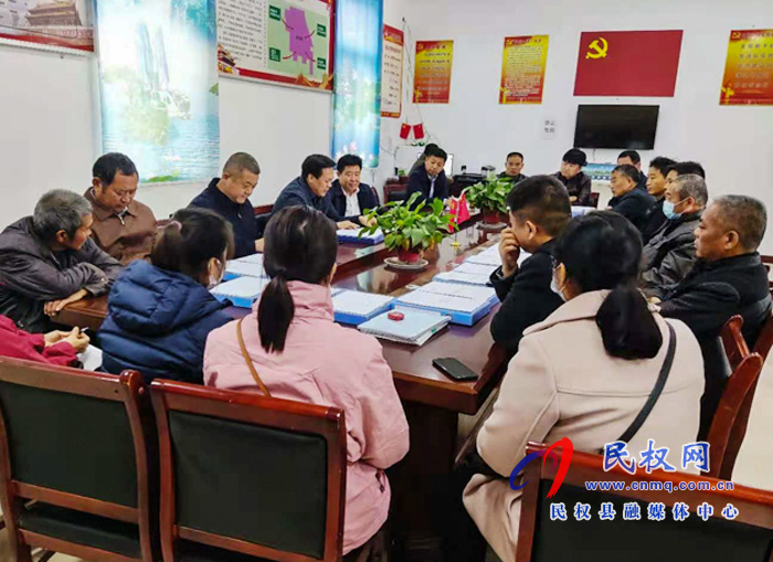 县委常委、政法委书记、副县长孟祥亮到人和镇督导脱贫攻坚工作 县委常委、政法委书记、副县长孟祥亮到人和镇督导脱贫攻坚工作
