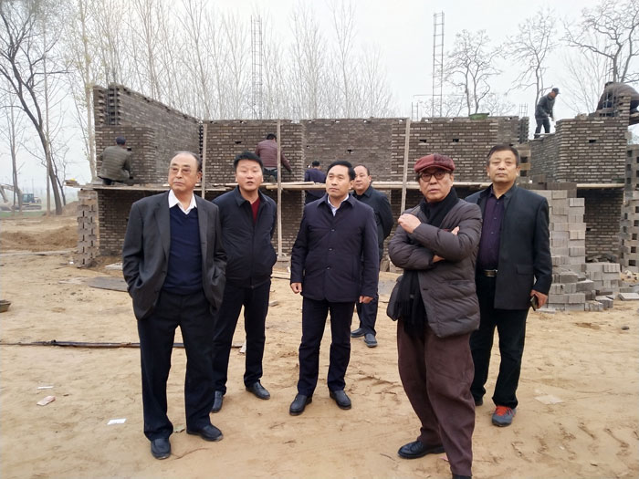 中国书画院院长、中国书法家协会理事纪怀昌一行到我县第一个党支部诞生地秣坡考察采风 中国书画院院长、中国书法家协会理事纪怀昌一行到我县第一个党支部诞生地秣坡考察采风