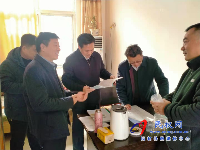 县领导孟祥亮、陈鸿志督导伯党乡脱贫攻坚工作 县领导孟祥亮、陈鸿志督导伯党乡脱贫攻坚工作